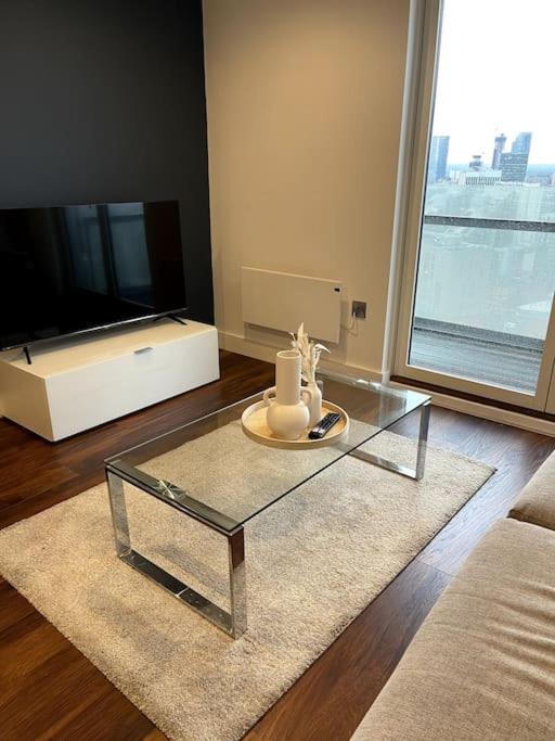 מנצ'סטר Lovely 2-Bedroom Condo With Balcony מראה חיצוני תמונה